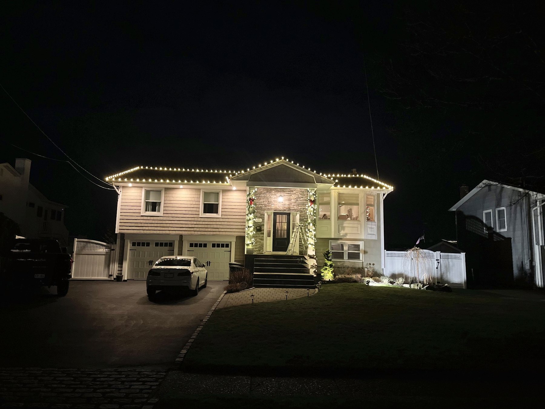 Christmas Illuminations LI holiday lighting installation: Warm-White Holiday Residence